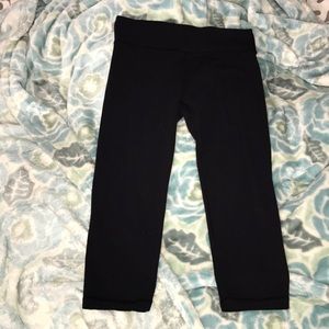 BLACK CROPPED IVIVVA LEGGINGS